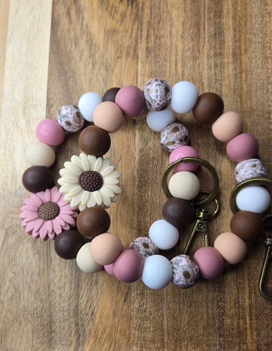 Tans & Pinks w/Daisy Wristlet